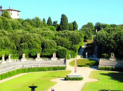 Boboli Gardens, Florence. In 1637 the sloping bowl, once quarried for stone and later planted with forest compartments, was returned to stone in the form of an amphitheatre that remains in the garden today.