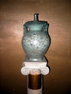 Funerary urn of Charles Walston (Waldstein), a Roman vase donated by Amedeo Maiuri