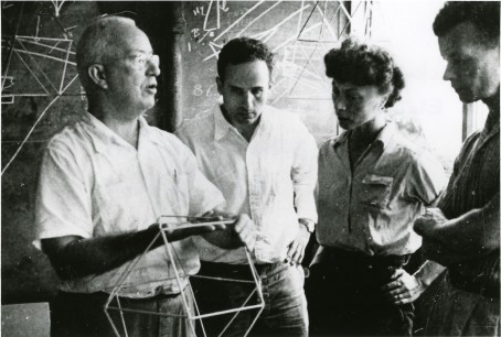 Buckminster Fuller's Architecture Class (Buckminster Fuller, William Joseph, Elaine de Kooning, Rudy Burckhardt). Black Mountain College, Summer, 1948. Photograph by Kenneth Snelson.