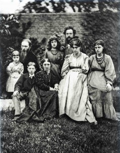 The Morris and Burne-Jones family at The Grange, 1874. Morris and Burne-Jones met at University and were life-long friends & collaborators. They are shown here with their families, in the the Burne-Jones’ garden. © William Morris Gallery