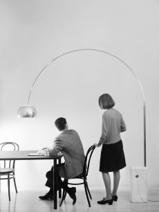 Giorgio Casali, Arco lamp, design Achille and Pier Giacomo Castiglioni, 1962.  Manufactured by Flos; digital print on aluminium. Università IUAV di Venezia - Archivio Progetti, Fondo Giorgio Casali