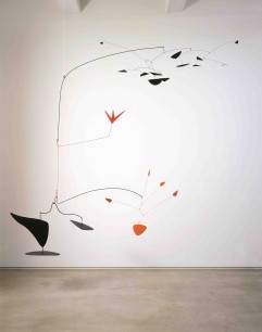 Alexander Calder, Scarlet Digitals, 1945 Sheet metal, wire, and paint 216 x 241 x 104 cm. Photo credit: Calder Foundation, New York / Art Resource, NY © 2013, Calder Foundation, New York / DACS, London