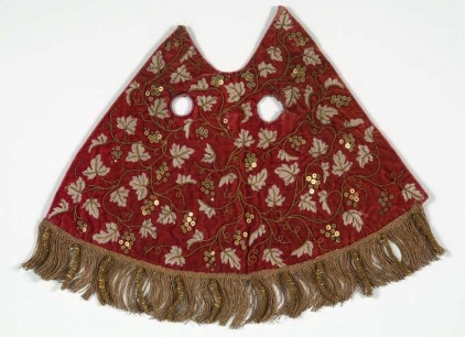 Cape for an image French?, 1800–20, silk velvet, embroidered with silvergilt thread, cord, purl & spangles and white silk in laid & couched work, 325 x 410 mm Acc. no. 6156; AA/66/34c