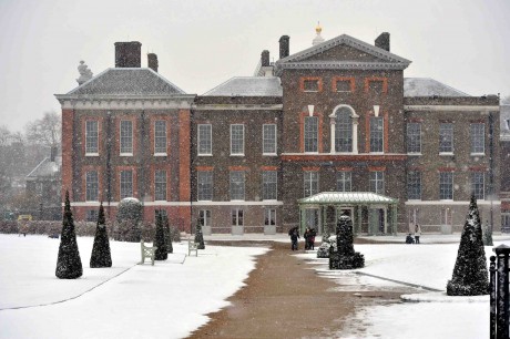 Kensington Palace, London covered in snow. 18 Jan 2013.