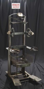 Electric Chair - Iron and Steel 168x90x74cm