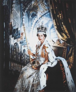 Cecil Beaton, Coronation portrait of HM Queen Elizabeth II, 1953 © Victoria and Albert Museum, London