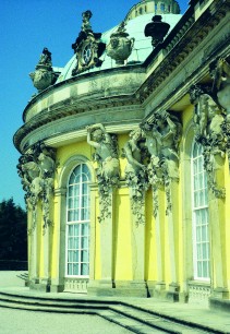 Potsdam, Schloss Sansouci.  Georg Wenzeslaus von Knobelsdorff and Friedrich Christian Glumes. Begun 1744