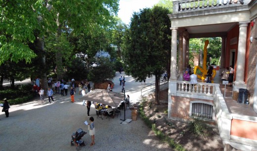 British Pavilion in the Giardini, Venice, represented by Sarah Lucas, I SCREAM DADDIO, 2015. Photo: Michal Fornalczyk