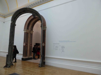 Eduardo Souto de Moura, door frame installation at London's RA