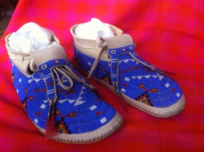 Mo Ally: Fully beaded 1890-style Northern Plains moccasins