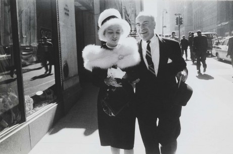 GarryWinogrand, New York, c.1962. Tirage gélatino-argentique. The Garry Winogrand Archive, Center for Creative Photography, The University of Arizona. © The Estate of Garry Winogrand, courtesy Fraenkel Gallery, San Francisco