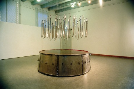 Hale Tenger, 1960 The School of ‘Sikimden Aşşa Kasımpaşa’, 1990 Galvanized sheet iron, lead, sword, tap, water, dye Diameter: 230 cm. Height variable Collection Block, Berlin