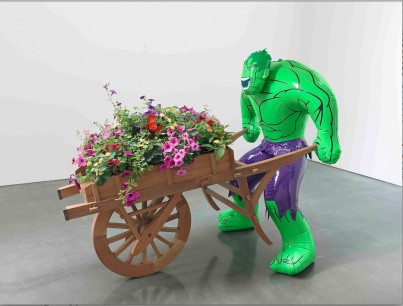 Jeff Koons, Hulk (Wheelbarrow) polychromed bronze, wood, copper, live flowering plants 172.9x122.9x207.3cm © Jeff Koons 2004-2013