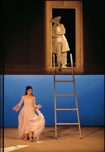 In Il Re Pastore, Lacroix & Vincent Boussard began to express the 18th century with youthful modernity & a light touch. Arninta, the shepherd king (Annette Dasch), & Tarniri, his lover (Rafaella Milanesi) Photo: Johan Jacobs Beeldwereld