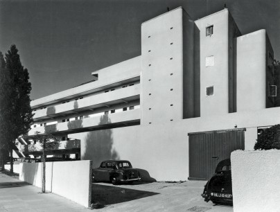 The Lawn Road Flats, Hampstead, c.1950.  Photo John Maltby.