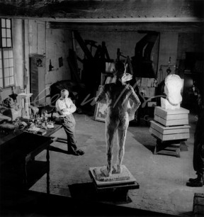 Lee Miller © Lee Miller Archives, Picasso in his studio, Paris, France 1944