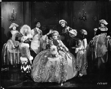 Russell Ball, Lois Wilson and cast as Queen Marie of France and attendants in Monsieur Beaucaire, New York, Paramount Pictures, August 11, 1924. Costumes by Natacha Rambova.