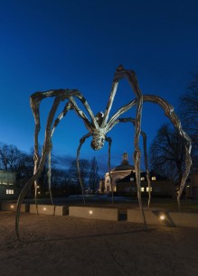 Louise Bourgeois, Installation view, Maman (1999) by the Moderna Museet's entrance, January 2015 © The Easton Foundation/BUS 2015. Photo: Åsa Lundén/Moderna Museet. Collection The Easton Foundation.