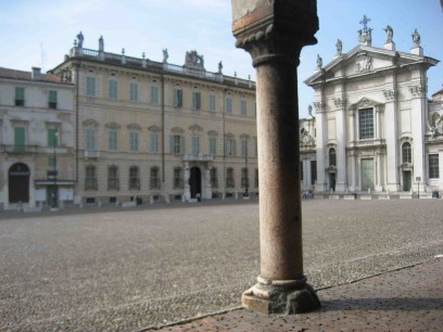 Mantua, Piazza Sordello with the Cathedral. Photo: David Eccleston