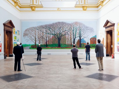 David Hockney and friends looking at Bigger Trees Near Warter or / ou Peinture sur le motif pour le Nouvel Age Post-Photographique at the Royal Academy of Art, London 2007 Summer Exhibition