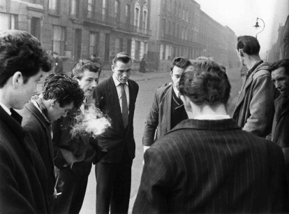 Roger Mayne, Gambling group in Southam Street, North Kensington, 1958