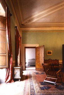 Casa Guidi, looking through the drawing room towards the bedroom.