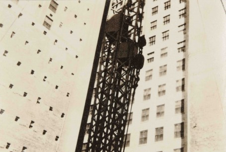 Walker Evans (American, 1903–1975). Untitled (c.1928) Gelatin silver print. 4x6cm. The Museum of Modern Art, New York. Gift of Dr. Iago Galdston. ©2013 Walker Evans Archive, The Metropolitan Museum of Art