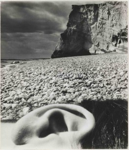 Bill Brandt, Seaford, East Sussex Coast (1957). Gelatin silver print. 22.9 x 19.5 cm. The Museum of Modern Art. Gift of David Dechman and Michel Mercure. © 2012 Bill Brandt Archive Ltd