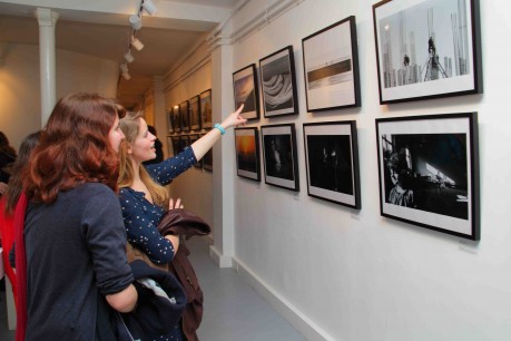 Parisians give enthusiastic reception to the exhibiition of photographs of Azerbaijan