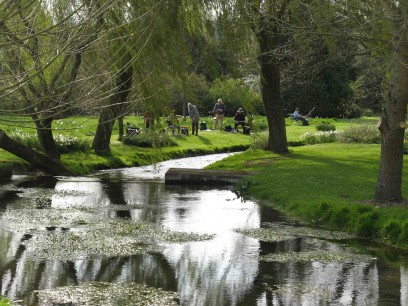 Students on Bridget Woods' painting course in West Dean Gardens